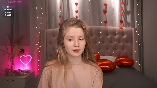 LilianHoward online show from February 13, 12:34 pm