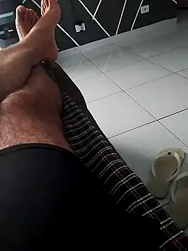 Snapshot of souseu83 chatting on March 26, 1:06 pm souseu83 online show from March 26, 1:06 pm