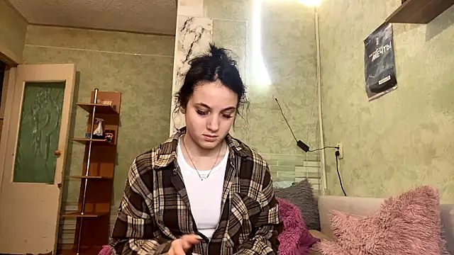 Snapshot of StacyHoyles chatting on February 6, 11:02 am StacyHoyles online show from February 6, 11:02 am