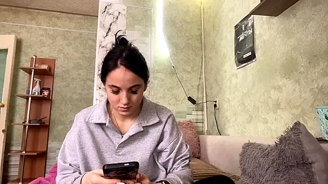 Snapshot of StacyHoyles chatting on February 9, 5:11 am StacyHoyles online show from February 9, 5:11 am