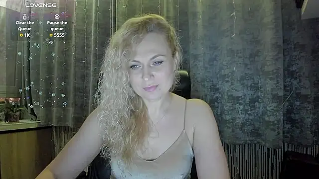 Snapshot of LanaLight_x chatting on January 15, 7:50 pm LanaLight x online show from January 15, 7:50 pm