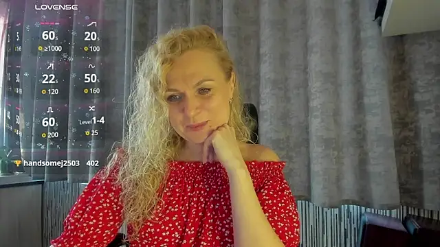 Snapshot of LanaLight_x chatting on March 11, 3:07 pm LanaLight x online show from March 11, 3:07 pm