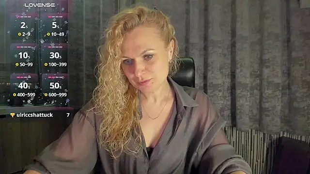 Snapshot of LanaLight_x chatting on March 29, 8:20 pm LanaLight x online show from March 29, 8:20 pm