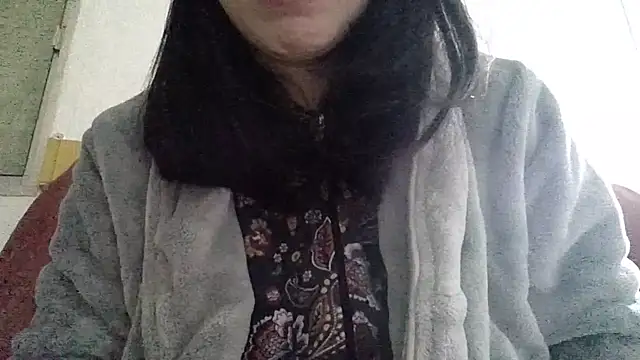 gatitachula93 online show from December 5, 12:25 pm