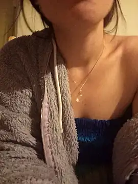 Snapshot of gatitachula93 chatting on April 25, 9:01 pm gatitachula93 online show from April 25, 9:01 pm