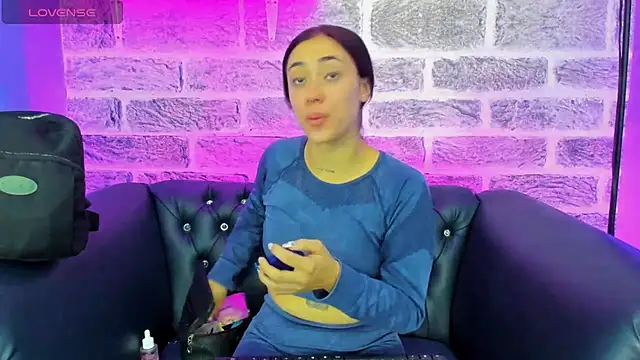 Ariana collinss online show from May 14, 12:23 pm