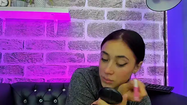 Ariana collinss online show from May 22, 1:17 pm