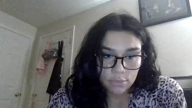 Snapshot of lunabellaX0 chatting on December 3, 11:14 pm lunabellaX0 online show from December 3, 11:14 pm