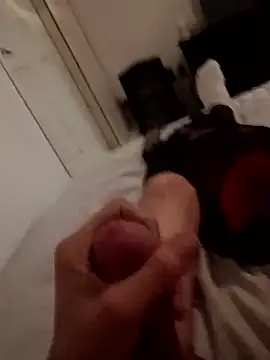 Snapshot of cmoneyyy021 chatting on February 8, 9:18 pm cmoneyyy021 online show from February 8, 9:18 pm