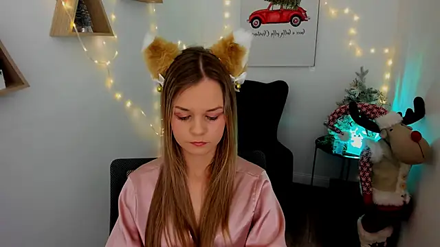 MidnighteAura online show from December 18, 6:14 pm