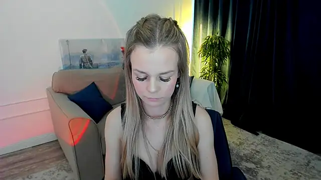 Snapshot of MidnighteAura chatting on May 20, 11:27 am MidnighteAura online show from May 20, 11:27 am