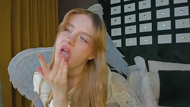 Snapshot of Victori_Fox chatting on February 13, 1:12 am Victori Fox online show from February 13, 1:12 am