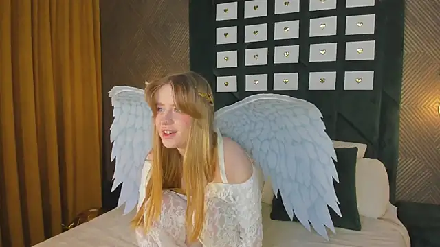 Snapshot of Victori_Fox chatting on February 15, 12:29 am Victori Fox online show from February 15, 12:29 am