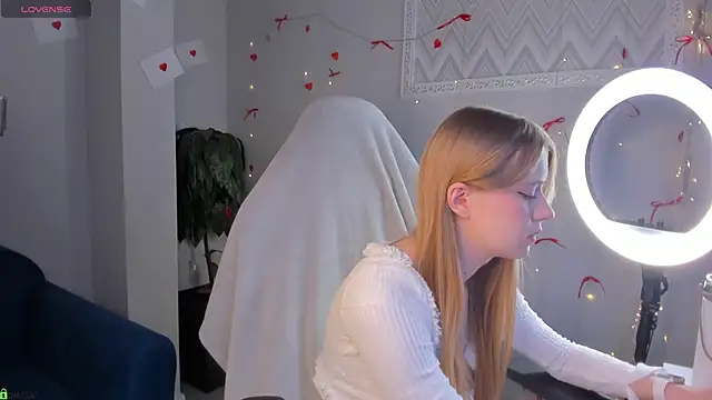 Victori Fox online show from April 24, 12:02 am
