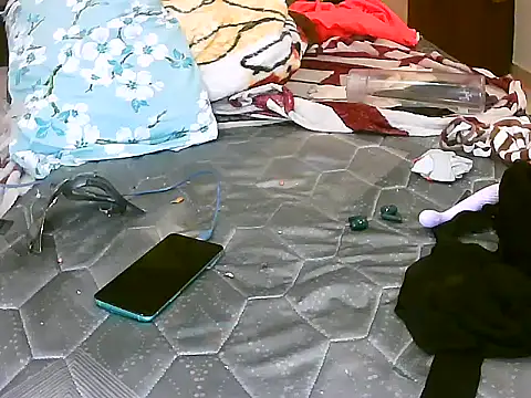 Snapshot of aarti_queen chatting on December 21, 9:44 pm aarti queen online show from December 21, 9:44 pm