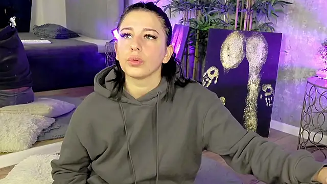 LucyRayy online show from March 27, 6:52 am