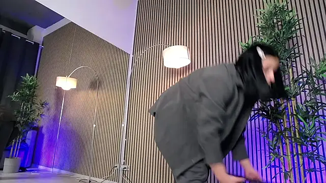 LucyRayy online show from April 1, 1:41 pm