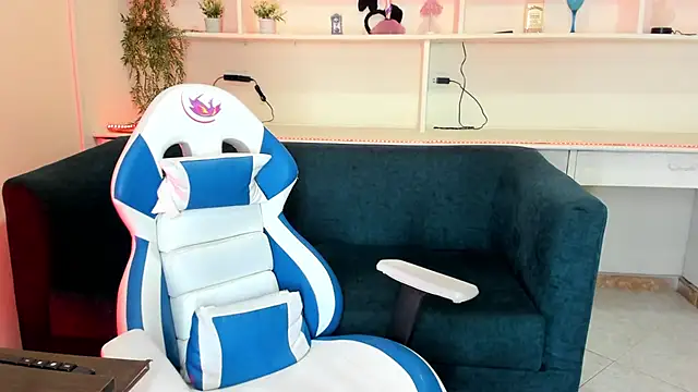 Samantha Martiness online show from February 7, 11:58 am