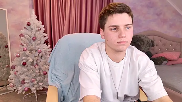 Olie Sparkle online show from December 5, 1:25 am