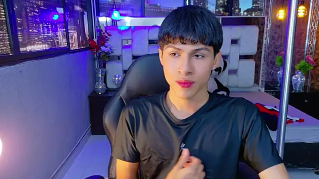 StormLuxX online show from January 7, 7:49 pm