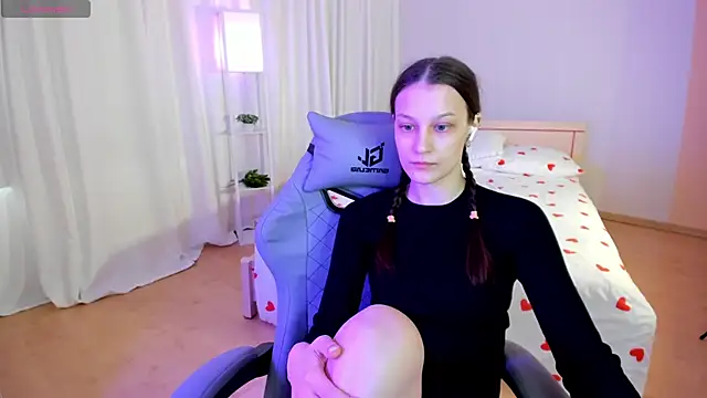 Snapshot of KrisDoeil chatting on March 29, 2:11 am KrisDoeil online show from March 29, 2:11 am