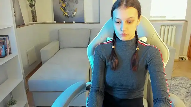 Snapshot of KrisDoeil chatting on March 31, 2:13 am KrisDoeil online show from March 31, 2:13 am