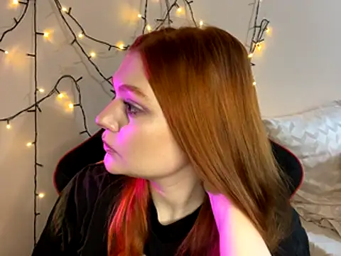 Snapshot of Ungoliant_Kiss chatting on December 5, 8:01 am Ungoliant Kiss online show from December 5, 8:01 am