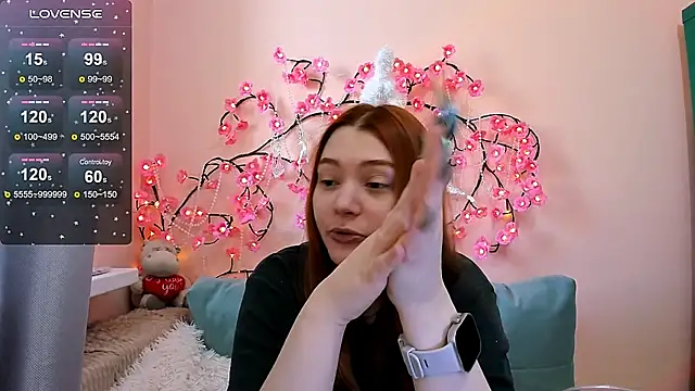 Snapshot of Ungoliant_Kiss chatting on February 7, 12:20 pm Ungoliant Kiss online show from February 7, 12:20 pm