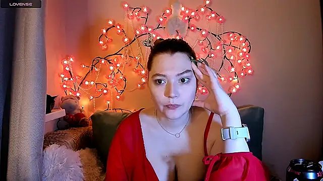 Snapshot of Ungoliant_Kiss chatting on February 8, 3:48 pm Ungoliant Kiss online show from February 8, 3:48 pm