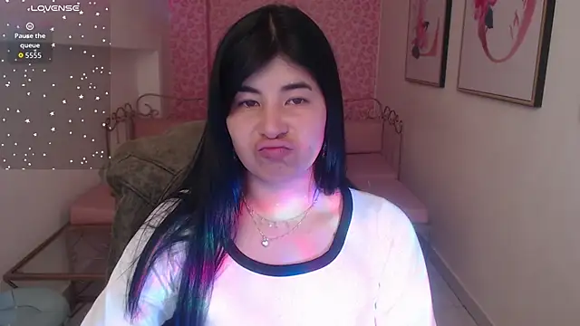 Nina harpper  online show from December 15, 1:04 pm