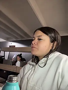 Snapshot of Camila_Duarte2 chatting on February 17, 1:40 pm Camila Duarte2 online show from February 17, 1:40 pm