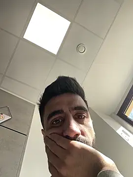 Snapshot of Ghost-Zero chatting on March 7, 10:45 am Ghost-Zero online show from March 7, 10:45 am