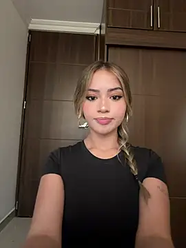 Snapshot of abbymnd1 chatting on March 30, 10:00 pm abbymnd1 online show from March 30, 10:00 pm