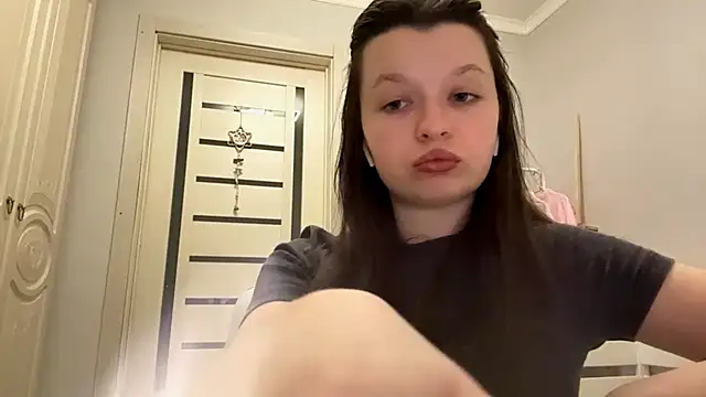 Snapshot of EllieBerrie chatting on February 15, 5:09 pm EllieBerrie online show from February 15, 5:09 pm