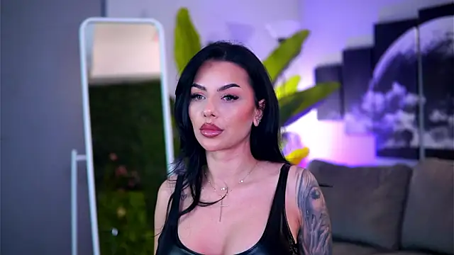 Snapshot of Ivy_Trix chatting on February 6, 7:39 pm Ivy Trix online show from February 6, 7:39 pm