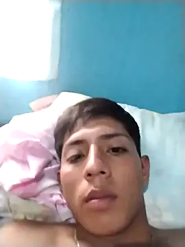 Snapshot of Manuelp0203 chatting on April 12, 9:31 pm Manuelp0203 online show from April 12, 9:31 pm