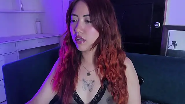 Snapshot of Saelivrae chatting on May 5, 8:50 pm Saelivrae online show from May 5, 8:50 pm