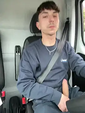 Snapshot of Davide9910x chatting on March 13, 11:39 am Davide9910x online show from March 13, 11:39 am