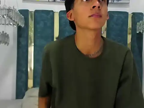 Valentino Lux online show from December 18, 7:42 pm