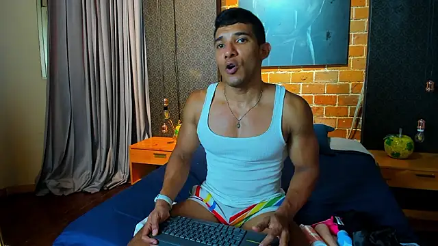 IAN KNOX online show from February 4, 7:09 pm