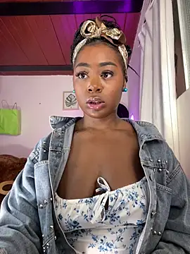 Snapshot of Cynthia_es chatting on March 29, 11:38 pm Cynthia es online show from March 29, 11:38 pm