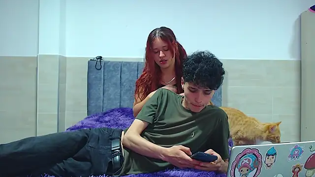 hottie couplee online show from December 3, 10:52 pm