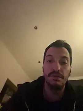 Snapshot of andresbale chatting on May 7, 10:48 pm andresbale online show from May 7, 10:48 pm