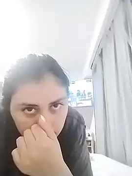 latina prohibida online show from February 18, 3:02 am