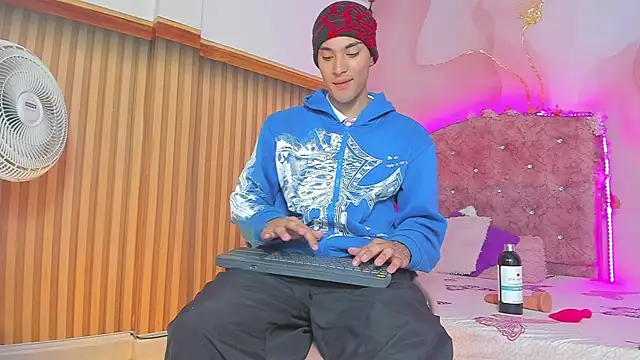 jack  baby  online show from December 20, 3:02 am