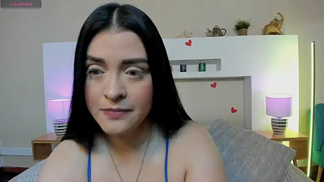 AnikaRomanoff  online show from May 8, 11:37 am