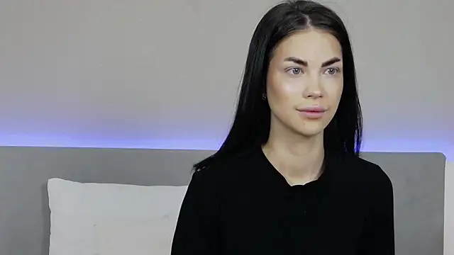 RachaelMils online show from December 18, 3:56 am