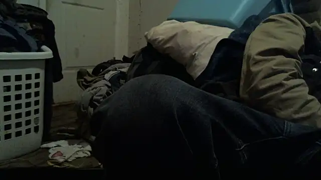 Snapshot of cannonball765309 chatting on March 18, 11:52 pm cannonball765309 online show from March 18, 11:52 pm