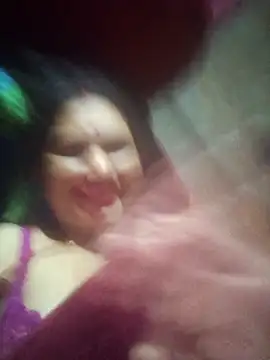 Snapshot of Your-shreya143 chatting on April 4, 7:44 pm Your-shreya143 online show from April 4, 7:44 pm
