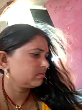Snapshot of Your-shreya143 chatting on May 15, 9:27 am Your-shreya143 online show from May 15, 9:27 am